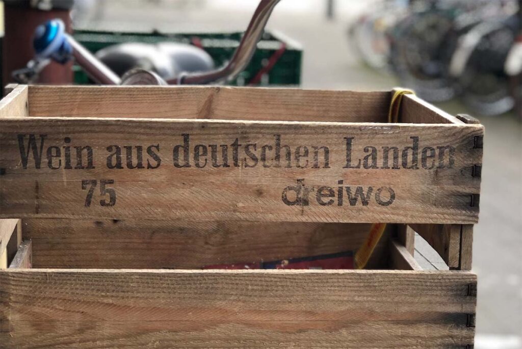 bike basket advertising German-speaking wines from four regions